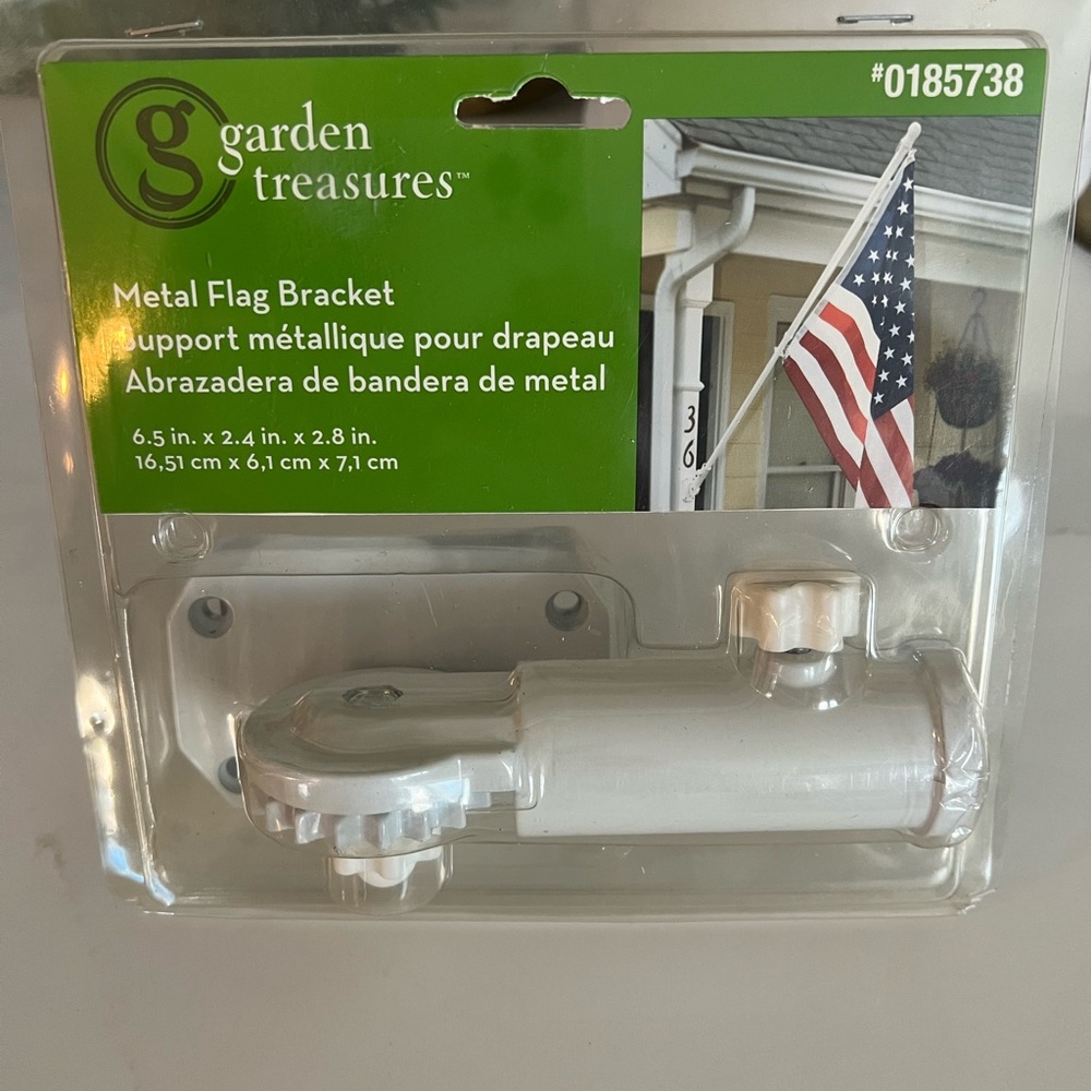 Metal Flag Bracket - Picture 2 of 3